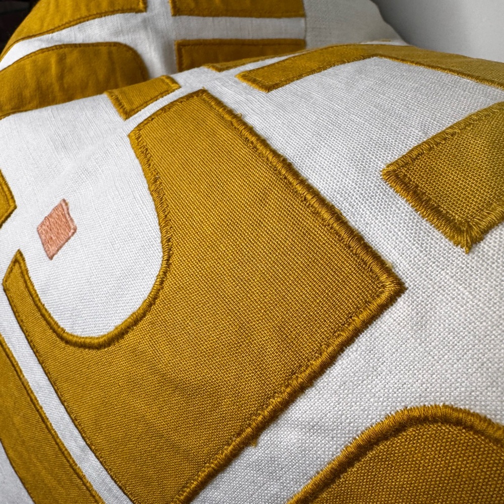 SCHUMACHER DEN APLLIQUE IN OCHRE - Picture 2 of 6